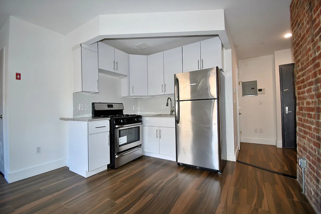 1019 Southern Boulevard - Photo 1