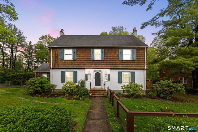 400 Quaker Lane - Photo 1