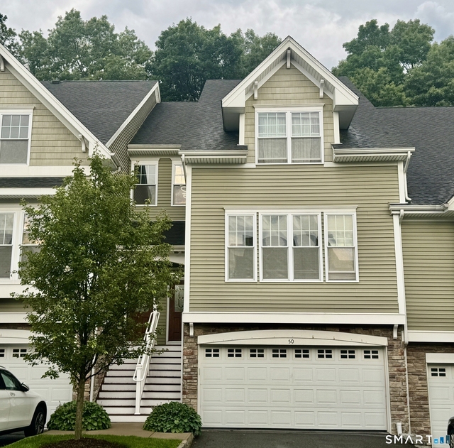 50 Lawrence Avenue - Photo 1