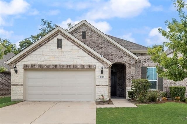2819 Willow Lane - Photo 1
