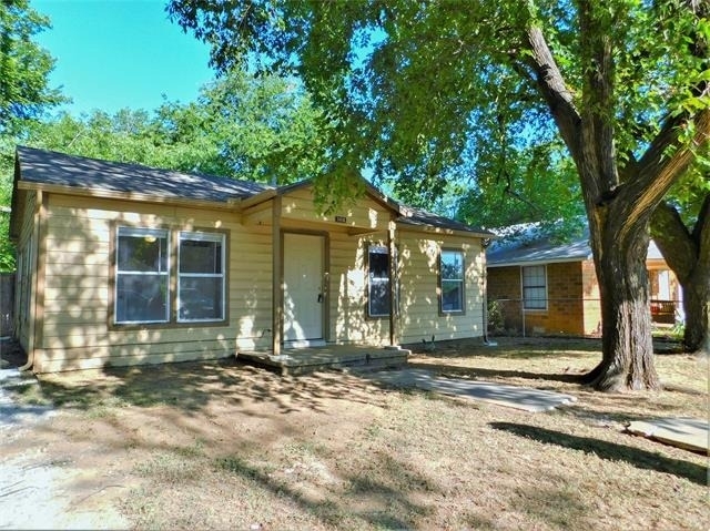 1014 Peak Street - Photo 1