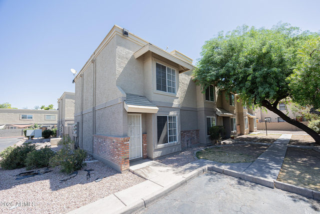 1055 W 5th Street - Photo 1