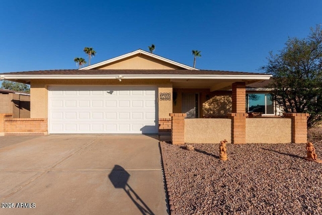 2705 W Summit Place - Photo 1