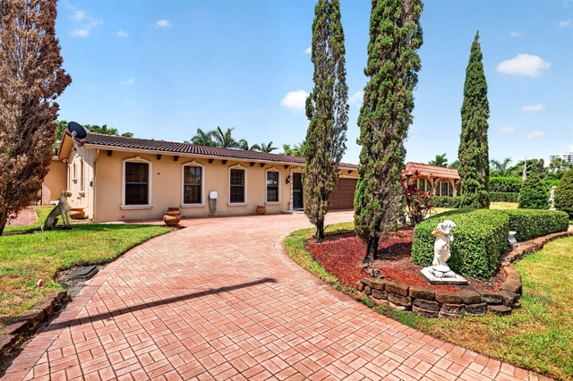 2060 Tropic Isle - Photo 1