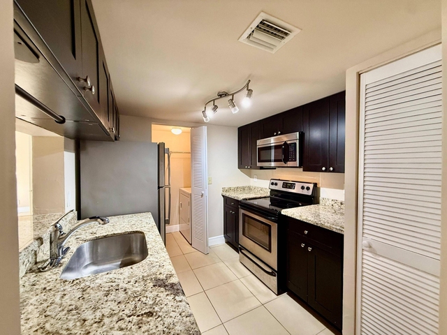 9901 Westview Drive - Photo 1