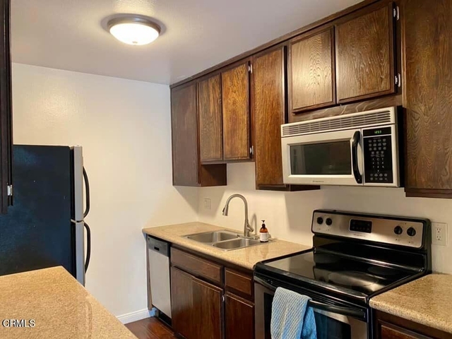 5850 Benner Street - Photo 1