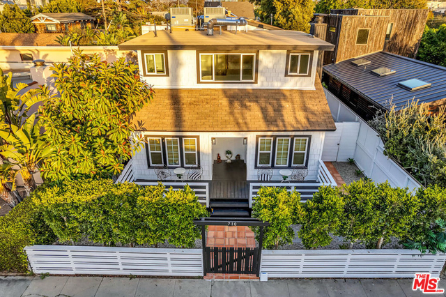 712 Crestmoore Place - Photo 1