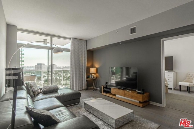 13700 Marina Pointe Drive - Photo 1