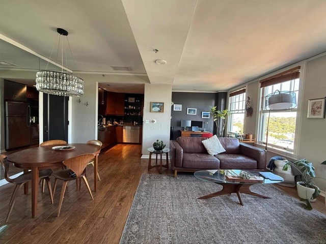 702 Ash - Photo 1