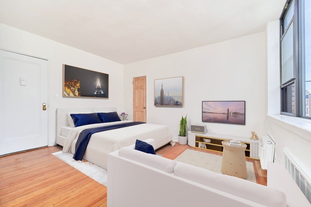 400 W 45th Street - Photo 1