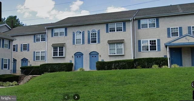 44 S Lansdowne Avenue - Photo 1