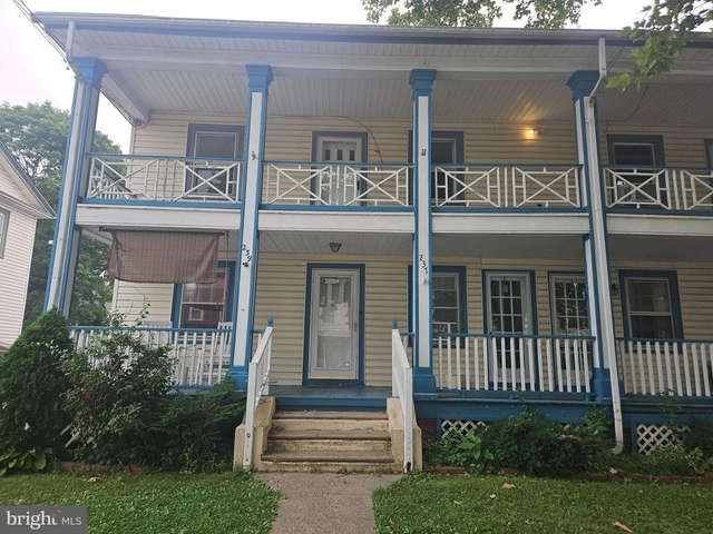 237 Cleveland St - Photo 1