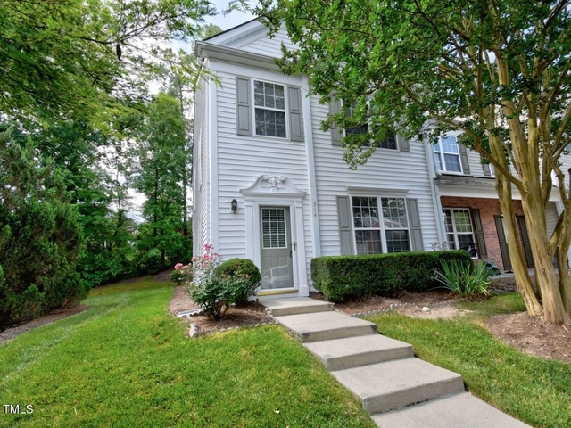 314 Canyon Lake Circle - Photo 1