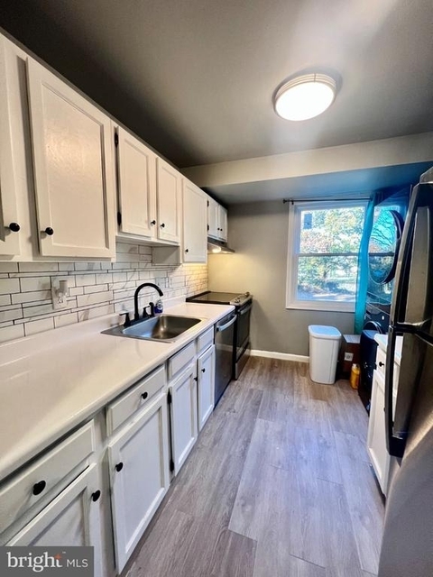 7165 Cross Street - Photo 1