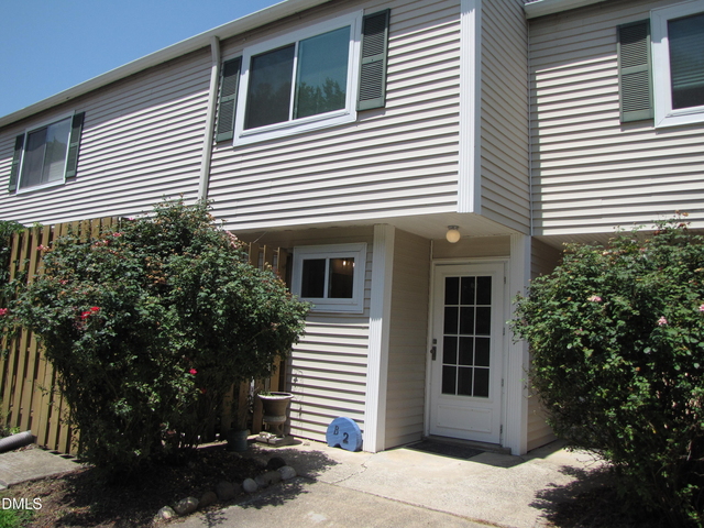 220 Elizabeth Street - Photo 1