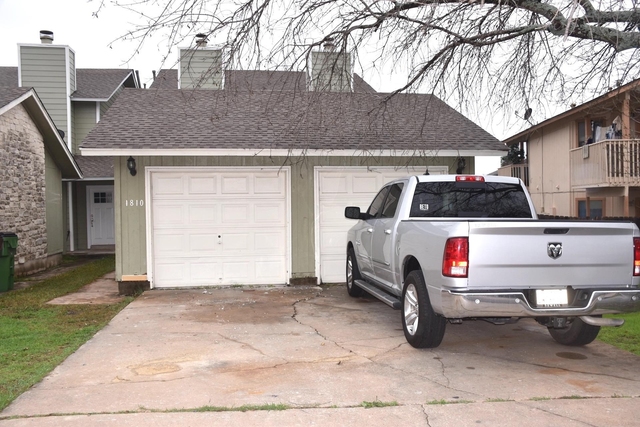 1810 Rawhide Loop - Photo 1