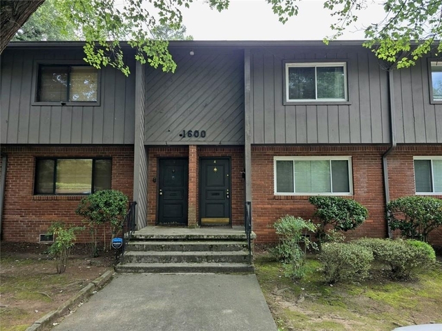 1600 Briarcliff Road Ne - Photo 1