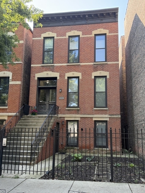 1921 W Evergreen Avenue - Photo 1