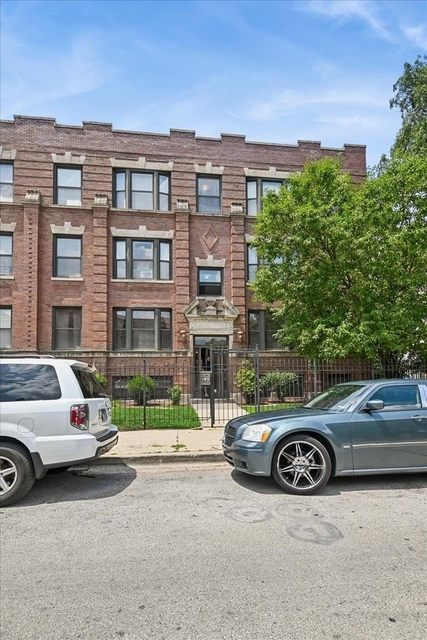 4220 S Champlain Avenue - Photo 1