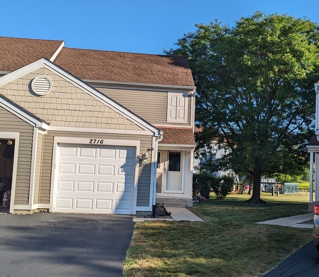 2716 Yorkshire Court - Photo 1