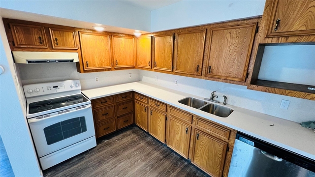 706 Rockdale Road - Photo 1