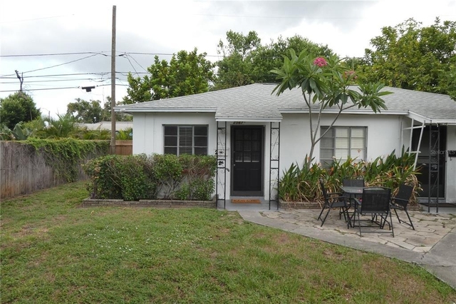 2567 15th Avenue N - Photo 1