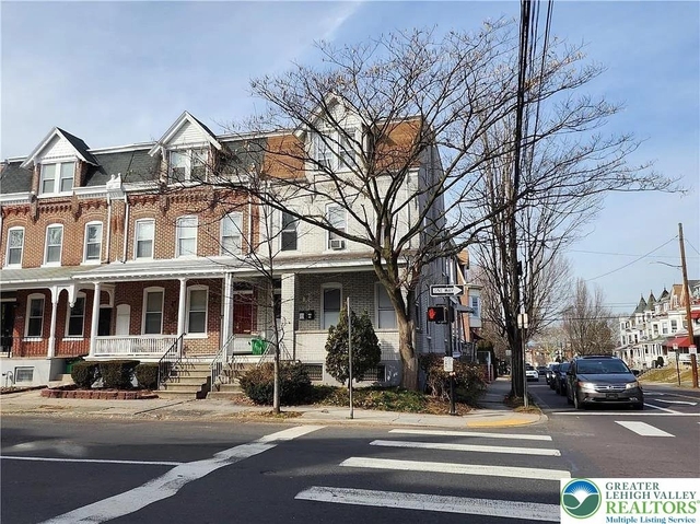 1501 W Turner Street - Photo 1