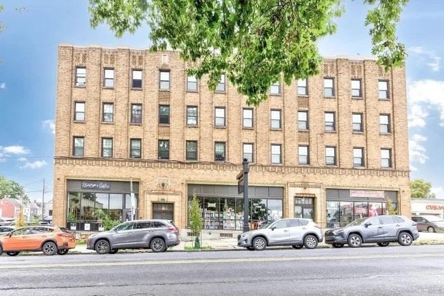 1458 Northampton Street - Photo 1