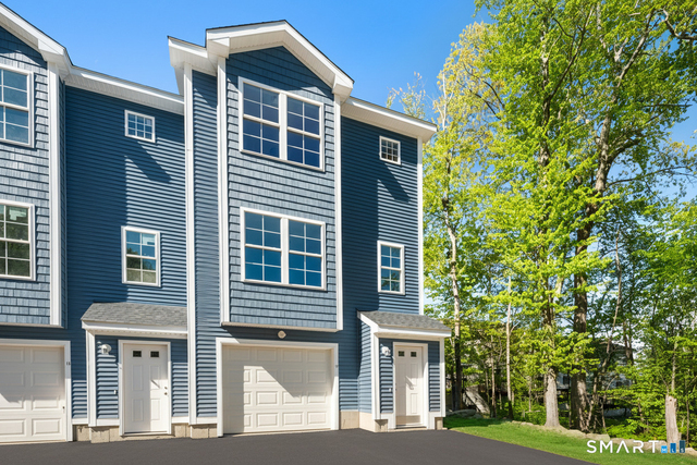 91 Taft Pointe - Photo 1