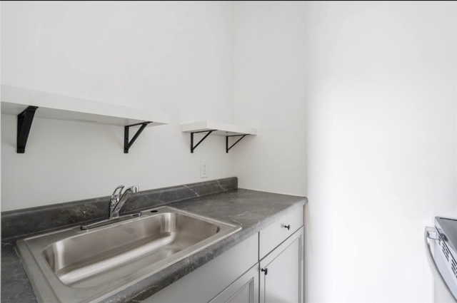 1247 Leishman Ave - Photo 1