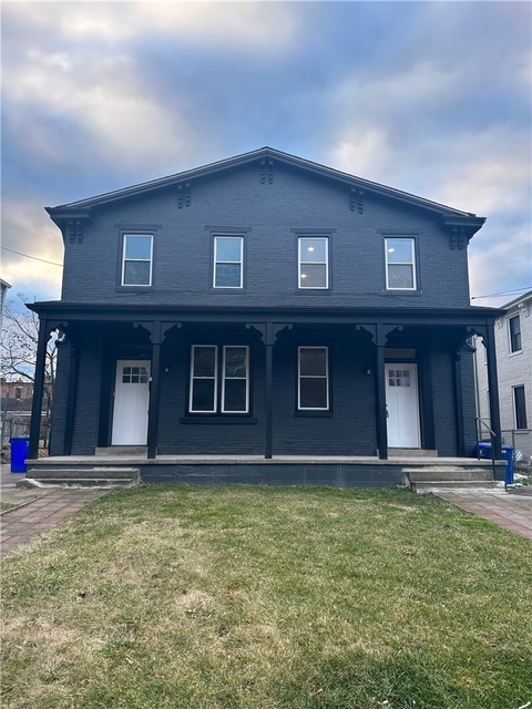 1415 Columbus Ave - Photo 1