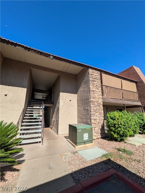 5321 River Glen Drive - Photo 1
