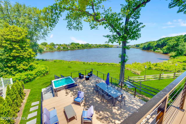 637 Beacon Boulevard - Photo 1