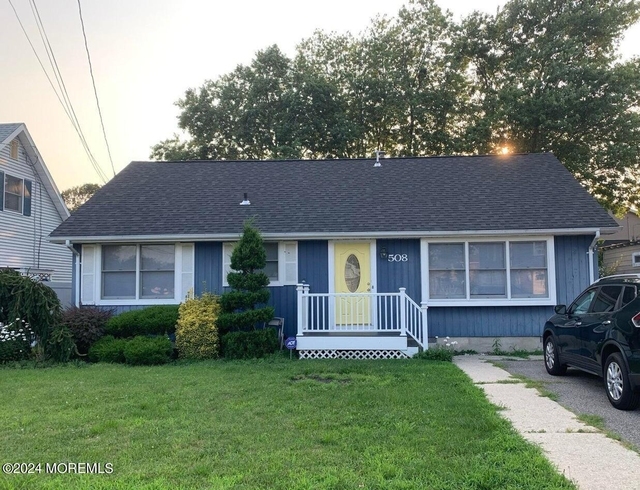508 Asbury Avenue - Photo 1