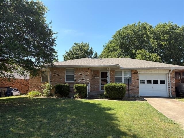 588 Rea Avenue - Photo 1