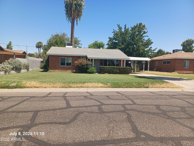 814 E Lamar Road - Photo 1