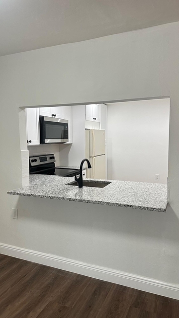 11217 Sw 88th Street - Photo 1