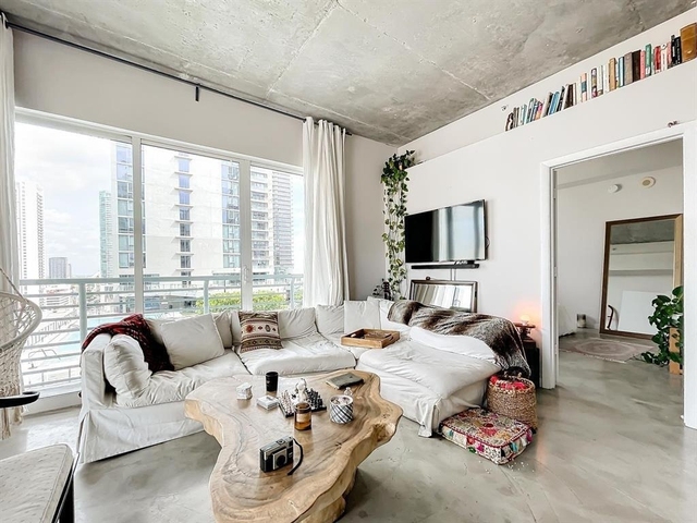 234 Ne 3rd Street - Photo 1