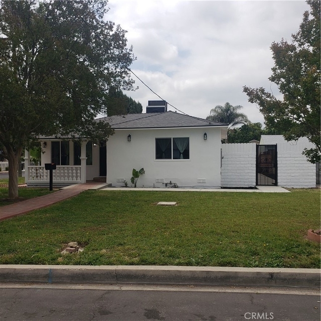 18736 Hart - Photo 1