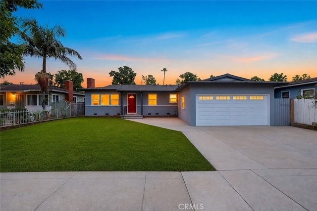 443 S Devon - Photo 1