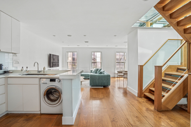 221 W 13th Street - Photo 1