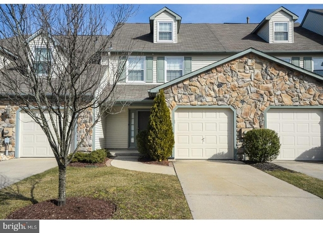 102 Hazelwood Lane - Photo 1