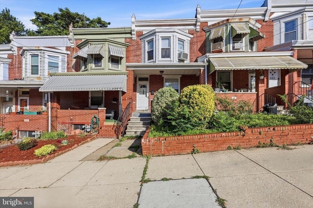 529 N Clayton Street - Photo 1