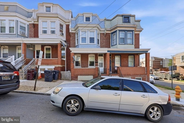 502 N Clayton Street - Photo 1