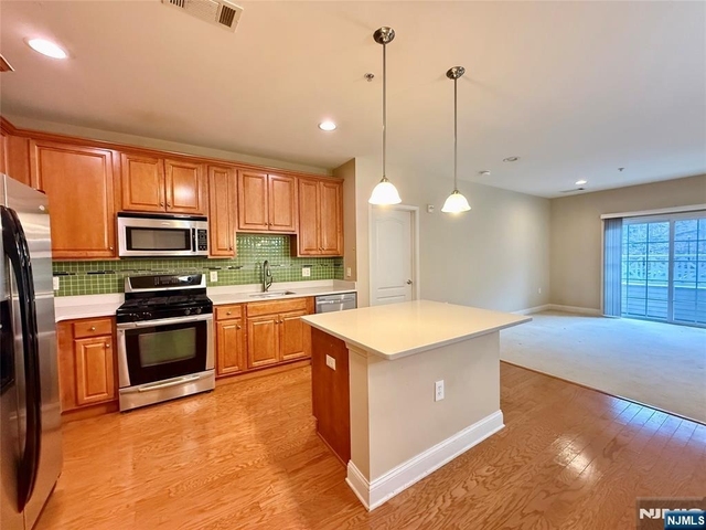 2214 Ramapo - Photo 1