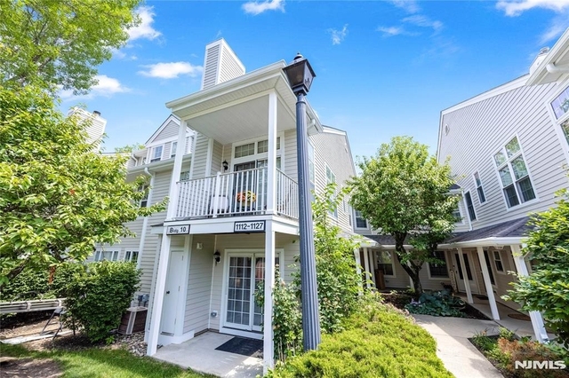 1123 Hyde Park - Photo 1