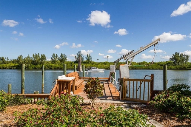 18521 Gulf Boulevard - Photo 1