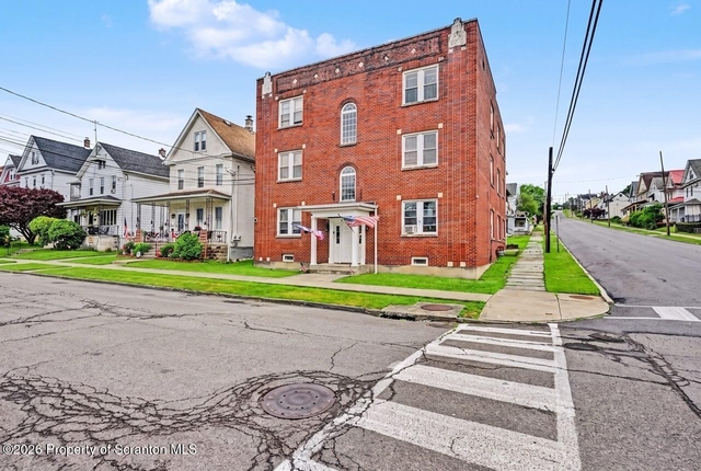 531 S Irving Avenue - Photo 1