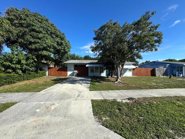 2550 Ne 7th Terrace - Photo 1