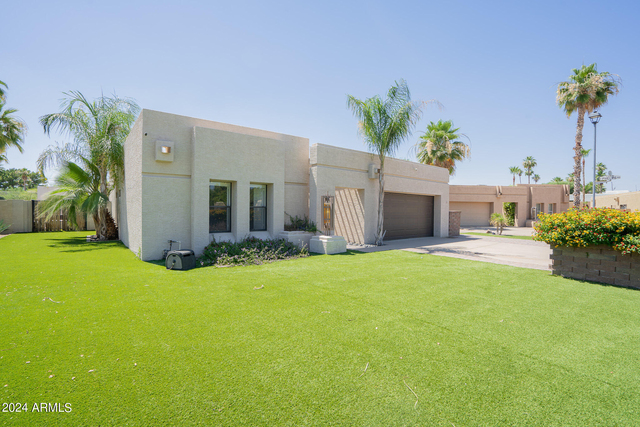 16630 N 67th Street - Photo 1